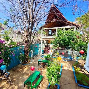 Gili Beach Bum Hostel